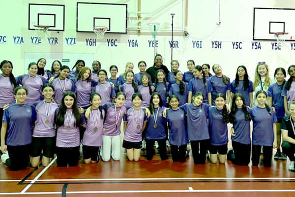 3-netball-v-bsd-friendly-group-photo